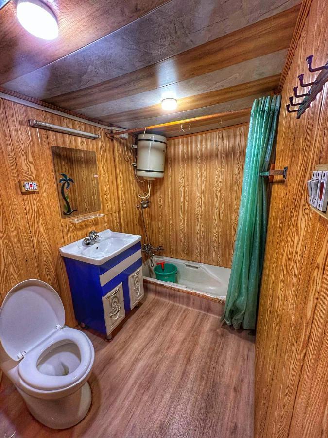 Exotic Young Shreen Houseboat Hotel Srinagar  Exterior photo