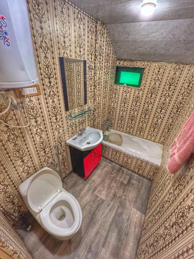 Exotic Young Shreen Houseboat Hotel Srinagar  Exterior photo